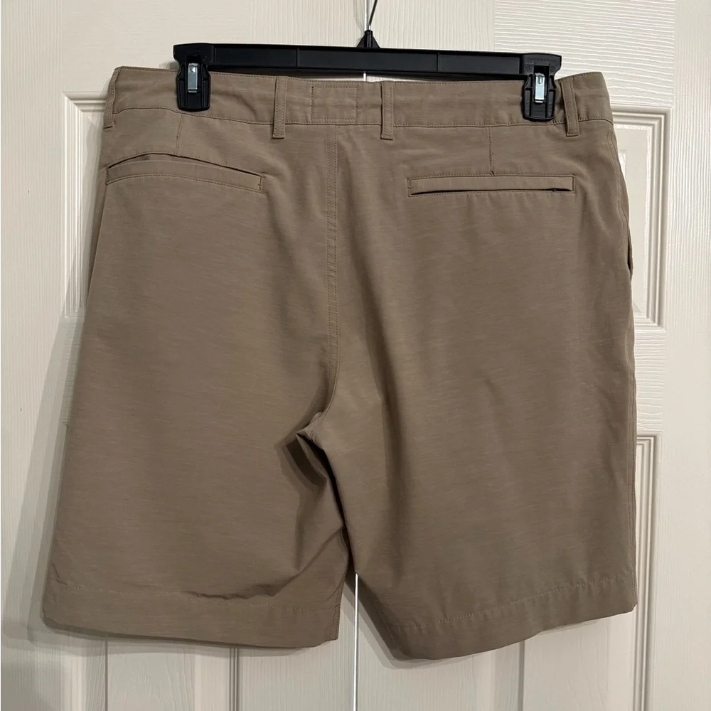 Faherty 9” All Day Shorts Khaki Color Sz36 Excellent Condition